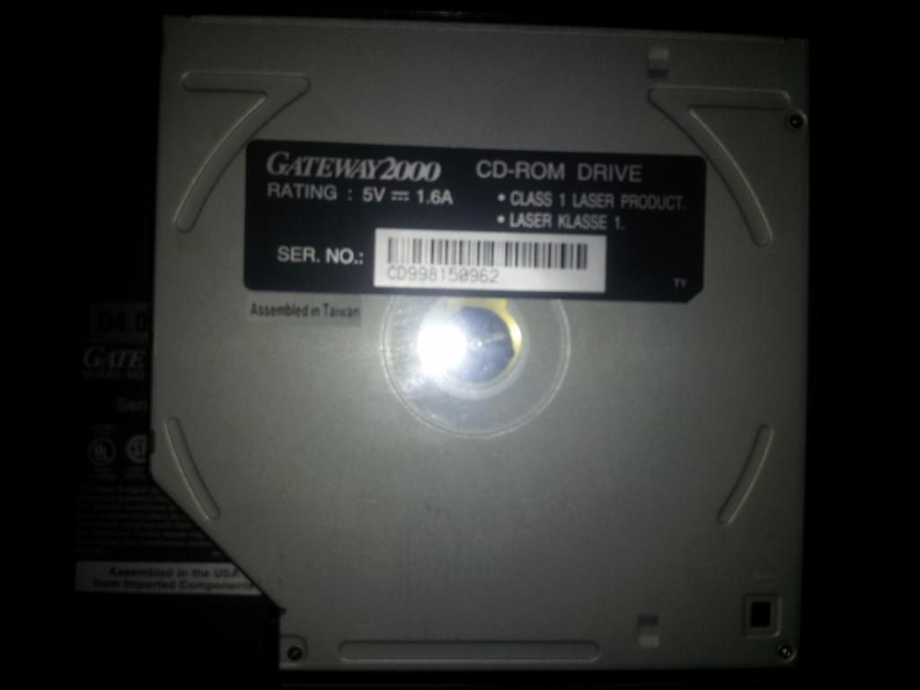 Gateway2000SOLO2300CD-ROMdrive.jpg
