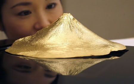 Pure gold Mount Fuji by Ginza Tanaka