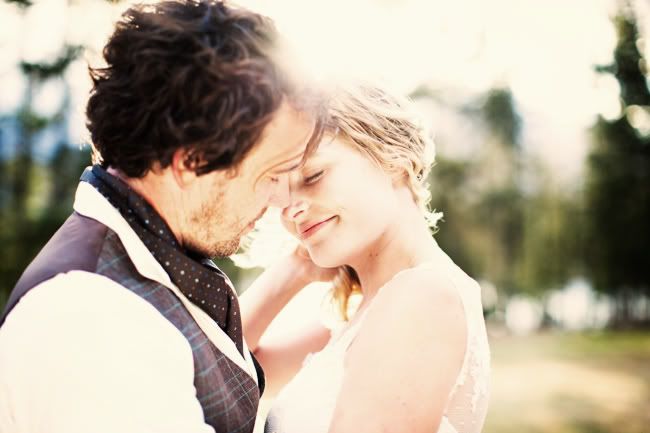 http://i892.photobucket.com/albums/ac125/lovemademedoit/DK_folkwedding_034-1.jpg?t=1296120112