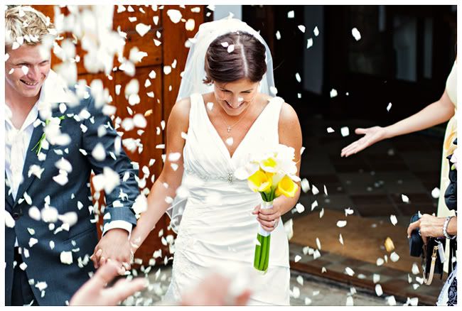 http://i892.photobucket.com/albums/ac125/lovemademedoit/NH_YellowWedding_020.jpg?t=1293438146