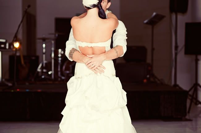 http://i892.photobucket.com/albums/ac125/lovemademedoit/RA_ClassicRocknRollWedding_075.jpg?t=1307035738