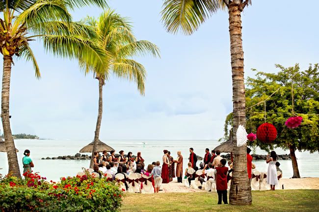 http://i892.photobucket.com/albums/ac125/lovemademedoit/mauritiuswedding2.jpg?t=1311181666