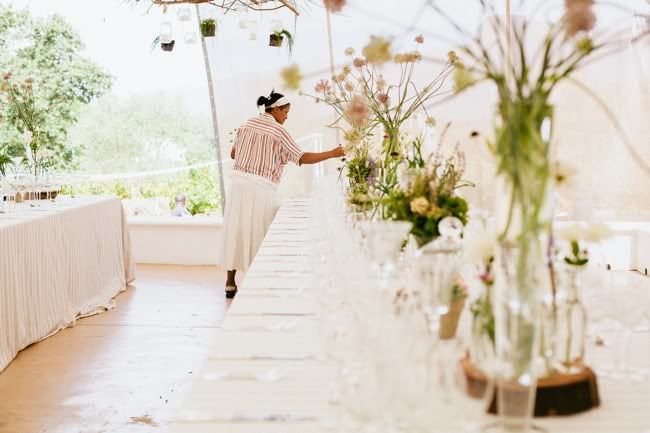 http://i892.photobucket.com/albums/ac125/lovemademedoit/welovepictures/BotanicalWedding_Decor_002.jpg?t=1335948196