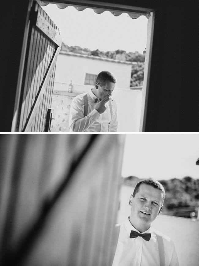 http://i892.photobucket.com/albums/ac125/lovemademedoit/welovepictures/StrandKombuis_Wedding_012.jpg?t=1324563724