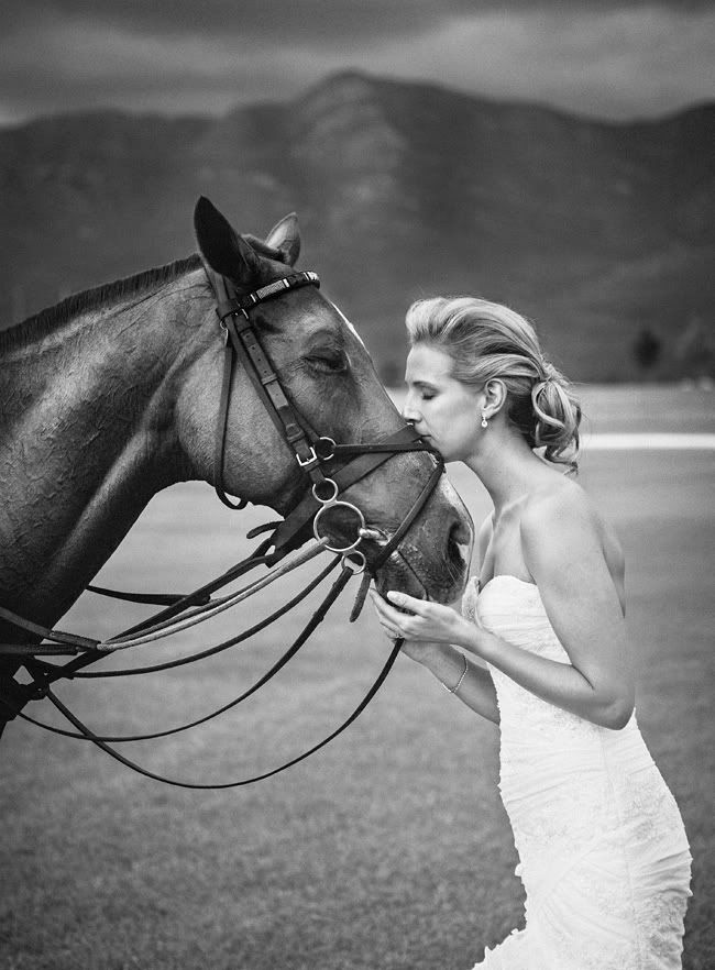 http://i892.photobucket.com/albums/ac125/lovemademedoit/welovepictures/bride-kissing-horse.jpg?t=1337592887