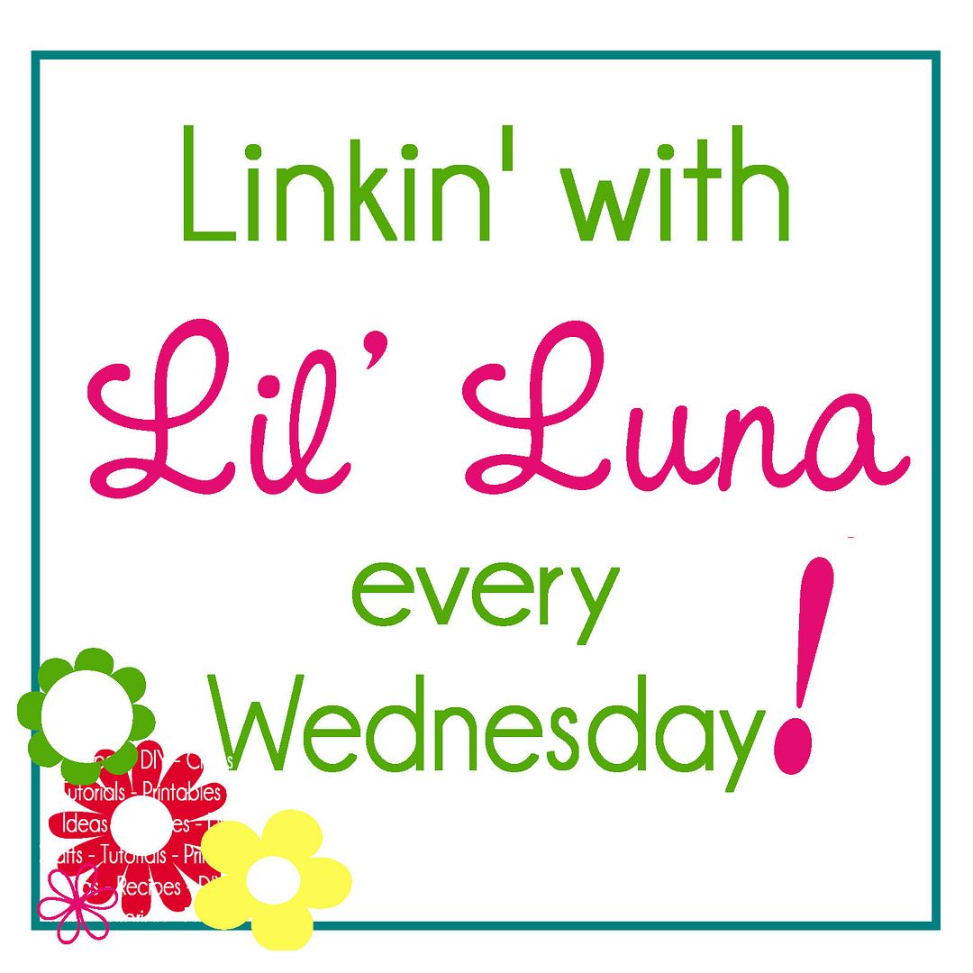 lil luna link party button