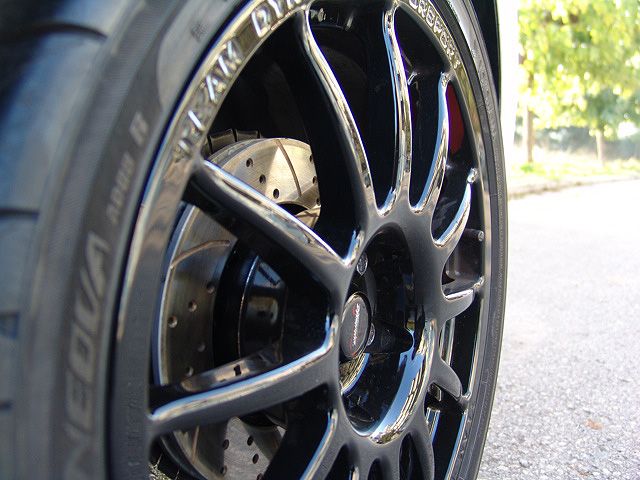 rear_left_brakes_closeup1_zpsf9f00fe8.jpg