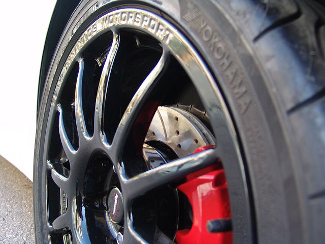 rear_left_brakes_closeup2_zpsa2ed9618.jpg